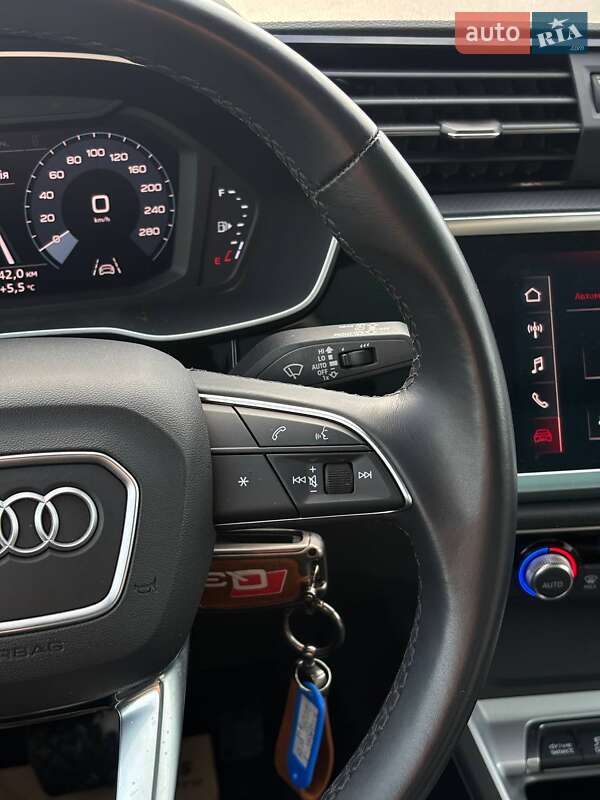 Позашляховик / Кросовер Audi Q3 2020 в Стрию