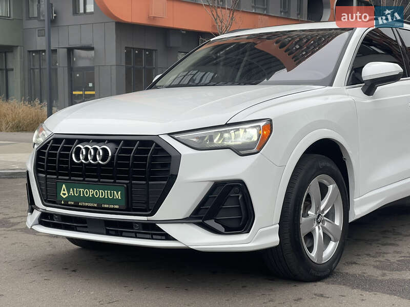 Позашляховик / Кросовер Audi Q3 2019 в Києві