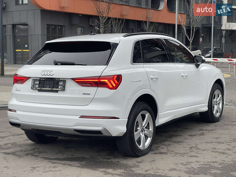 Позашляховик / Кросовер Audi Q3 2019 в Києві