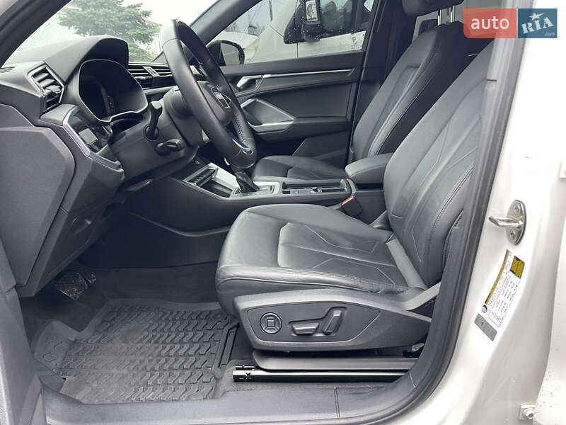 Позашляховик / Кросовер Audi Q3 2019 в Луцьку