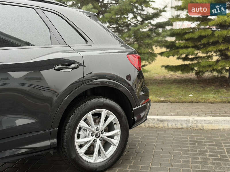 Позашляховик / Кросовер Audi Q3 2023 в Одесі