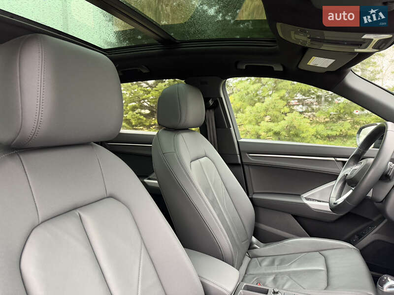 Позашляховик / Кросовер Audi Q3 2023 в Одесі