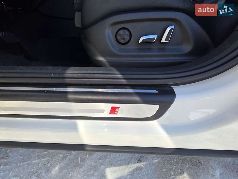 Позашляховик / Кросовер Audi Q3 2016 в Ірпені