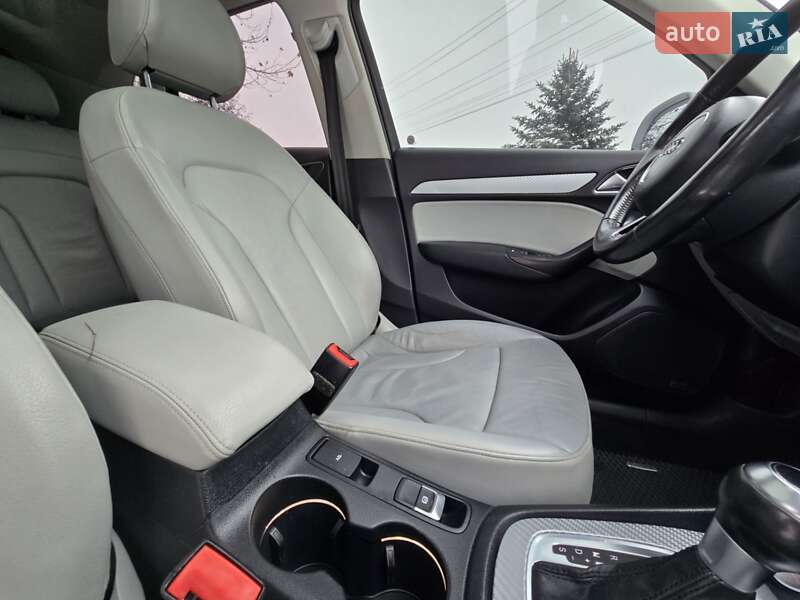 Позашляховик / Кросовер Audi Q3 2014 в Києві