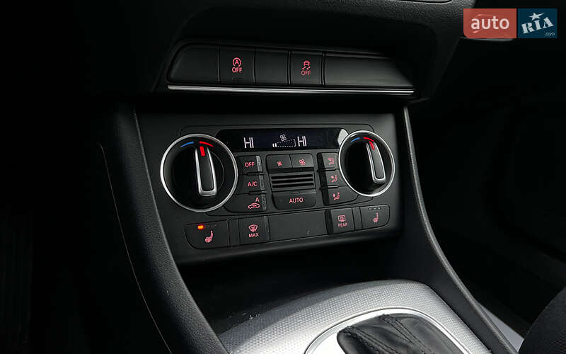 Внедорожник / Кроссовер Audi Q3 2016 в Львове