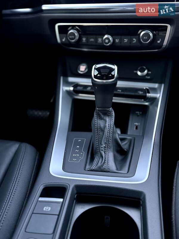 Внедорожник / Кроссовер Audi Q3 2020 в Львове