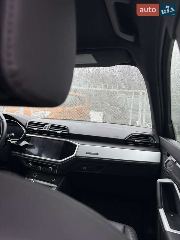 Внедорожник / Кроссовер Audi Q3 2021 в Виннице фото 36 Внедорожник / Кроссовер Audi Q3 2021 в Виннице