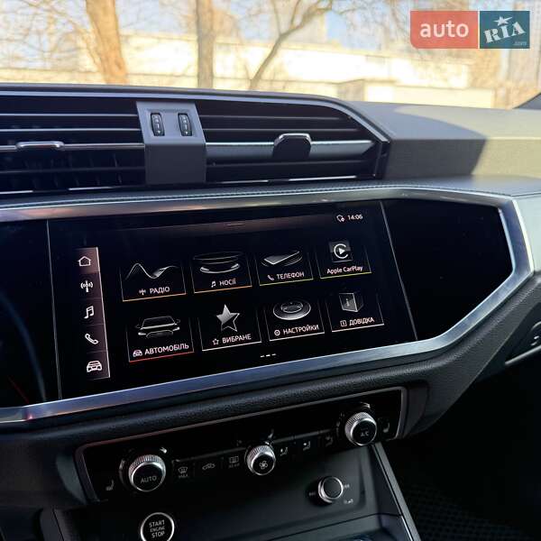 Внедорожник / Кроссовер Audi Q3 2021 в Киеве