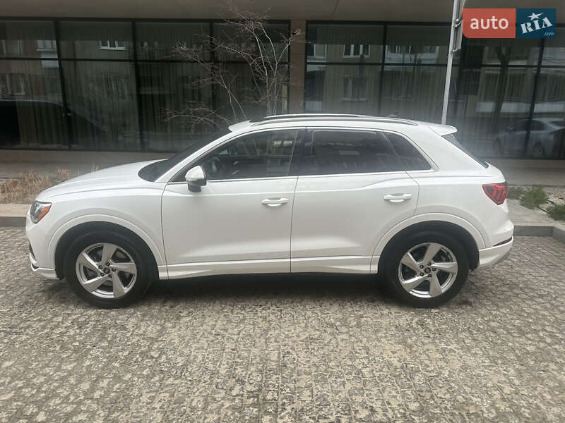 Позашляховик / Кросовер Audi Q3 2020 в Львові