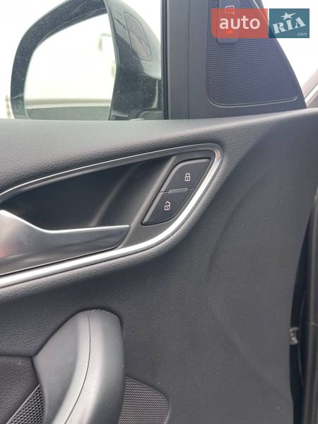 Позашляховик / Кросовер Audi Q3 2016 в Львові