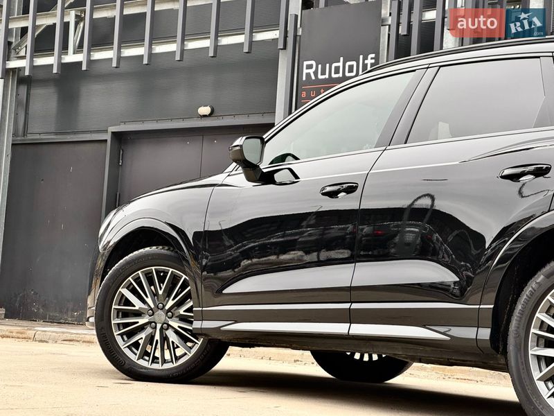 Позашляховик / Кросовер Audi Q3 2020 в Києві