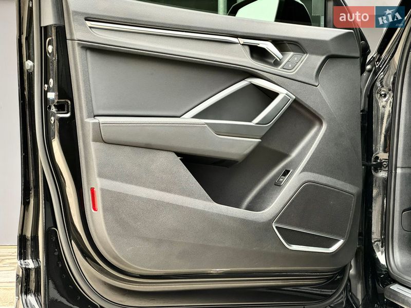 Позашляховик / Кросовер Audi Q3 2020 в Києві