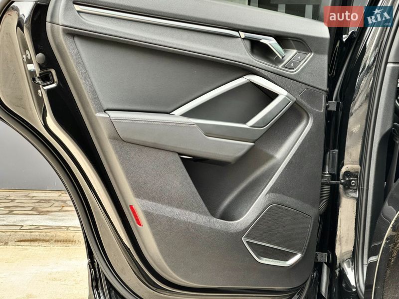 Позашляховик / Кросовер Audi Q3 2020 в Києві