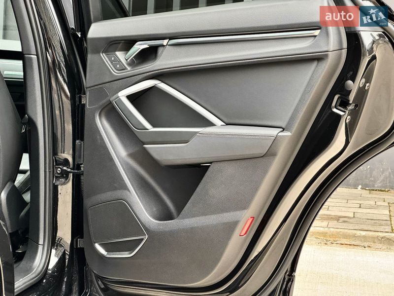 Позашляховик / Кросовер Audi Q3 2020 в Києві