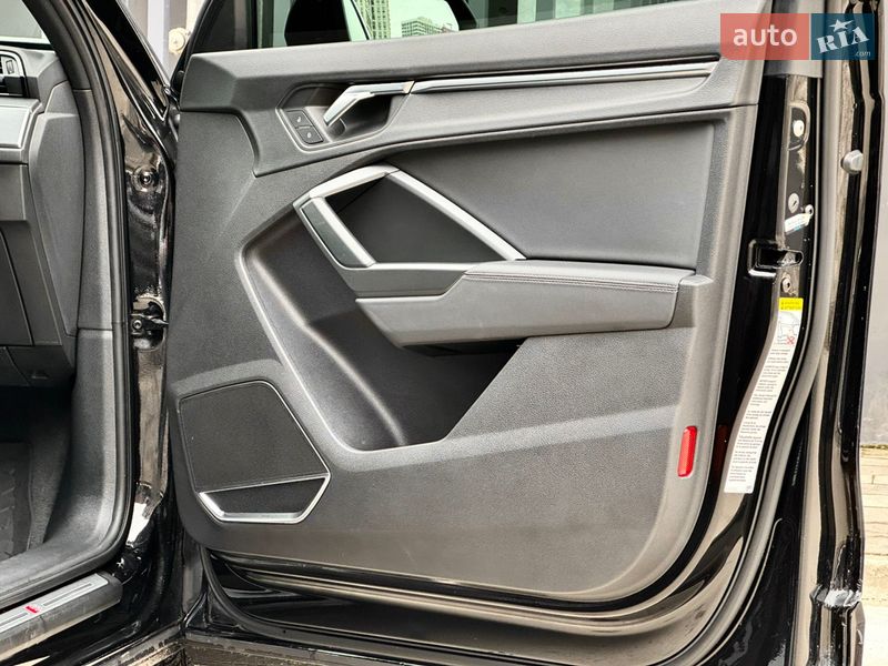 Позашляховик / Кросовер Audi Q3 2020 в Києві