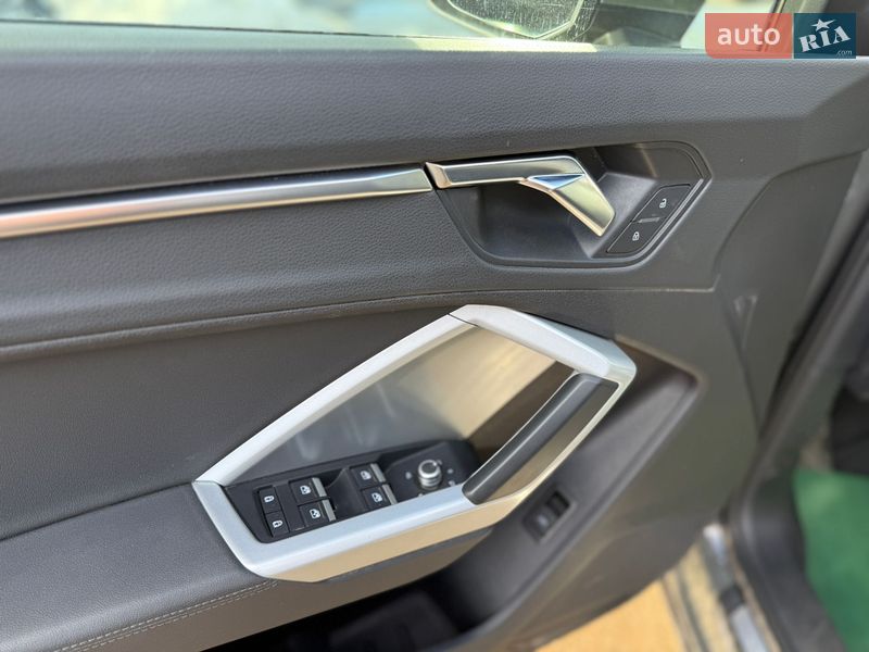 Позашляховик / Кросовер Audi Q3 2020 в Києві