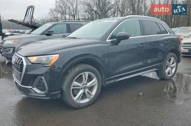 Внедорожник / Кроссовер Audi Q3 2021 в Тернополе