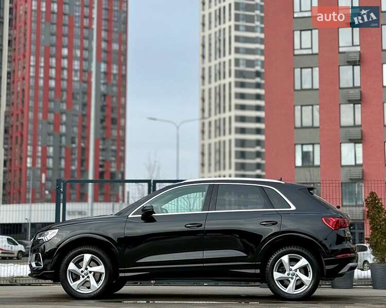 Внедорожник / Кроссовер Audi Q3 2019 в Киеве