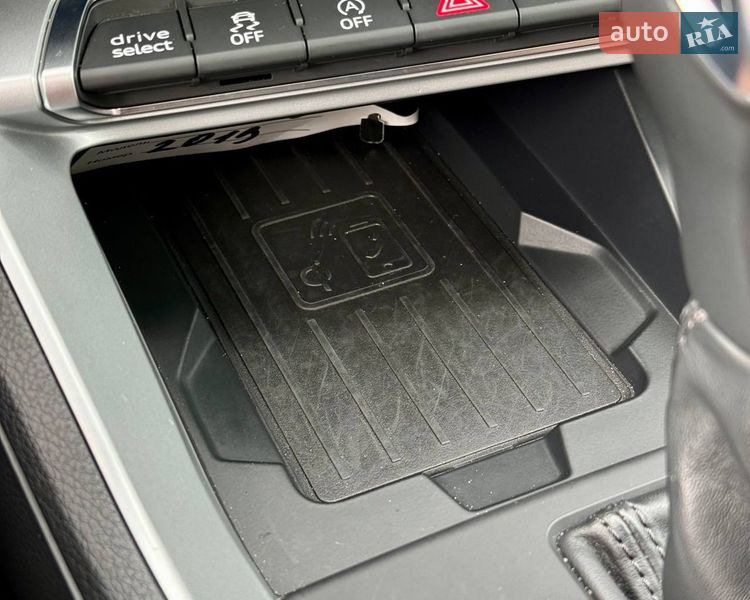 Внедорожник / Кроссовер Audi Q3 2019 в Киеве