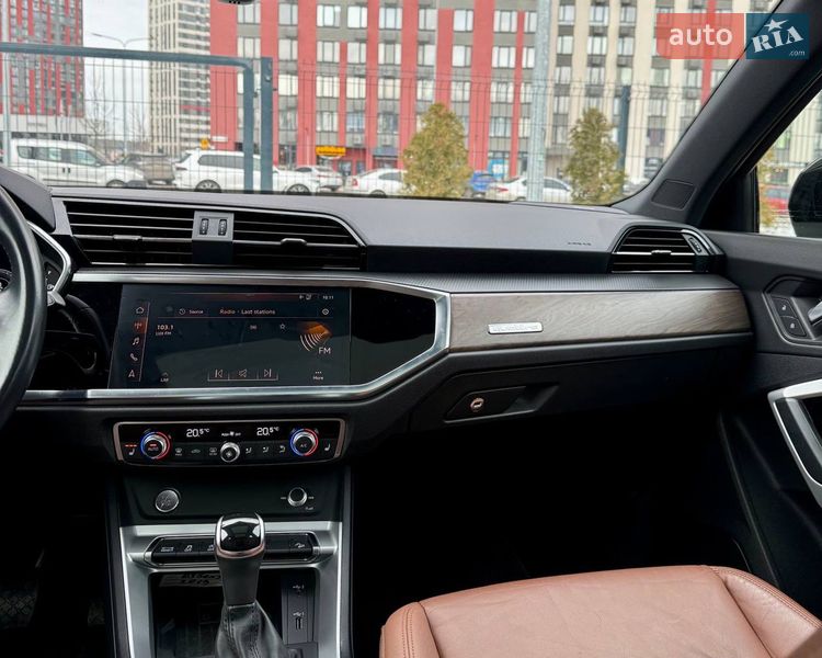 Внедорожник / Кроссовер Audi Q3 2019 в Киеве