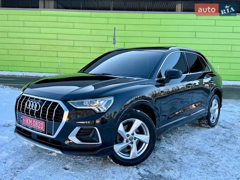Внедорожник / Кроссовер Audi Q3 2020 в Киеве