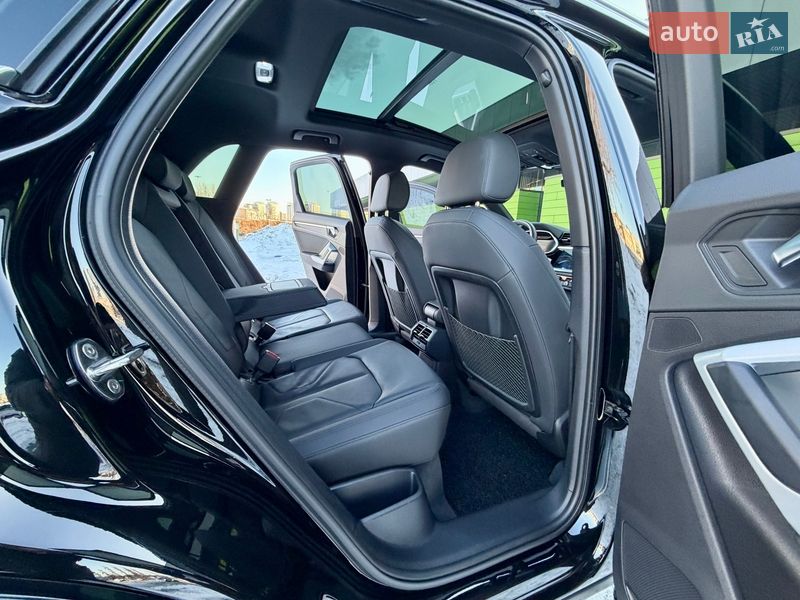 Внедорожник / Кроссовер Audi Q3 2020 в Киеве