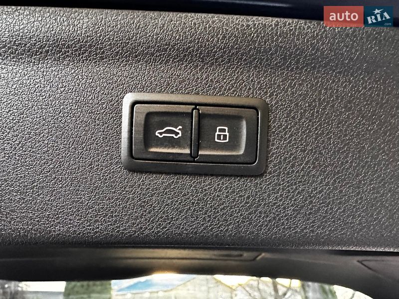 Внедорожник / Кроссовер Audi Q3 2017 в Хусте