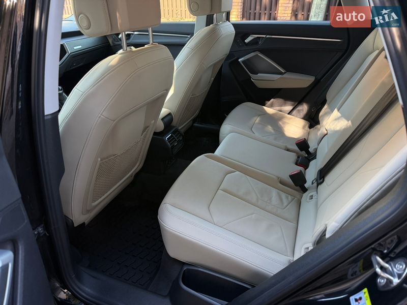 Позашляховик / Кросовер Audi Q3 2019 в Києві