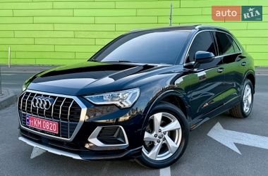 Внедорожник / Кроссовер Audi Q3 2020 в Киеве