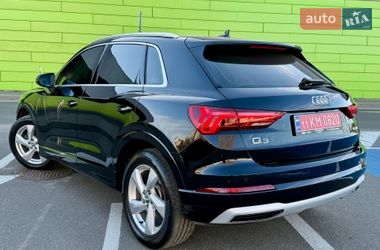 Внедорожник / Кроссовер Audi Q3 2020 в Киеве