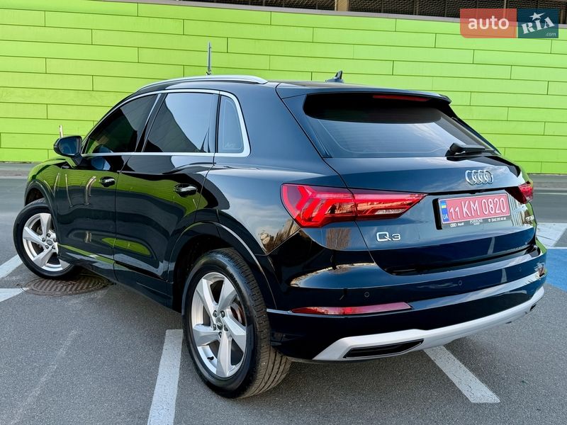 Внедорожник / Кроссовер Audi Q3 2020 в Киеве