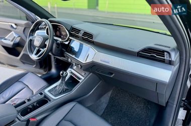 Внедорожник / Кроссовер Audi Q3 2020 в Киеве