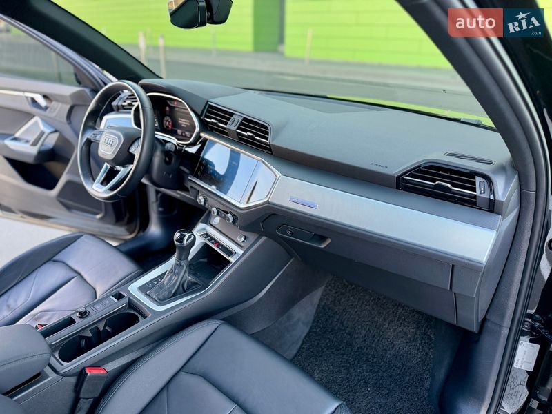 Внедорожник / Кроссовер Audi Q3 2020 в Киеве
