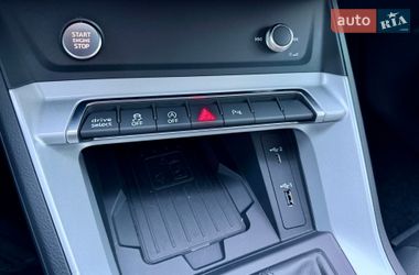 Внедорожник / Кроссовер Audi Q3 2020 в Киеве