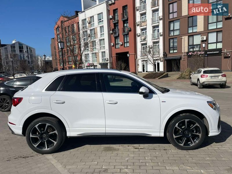 Позашляховик / Кросовер Audi Q3 2024 в Києві