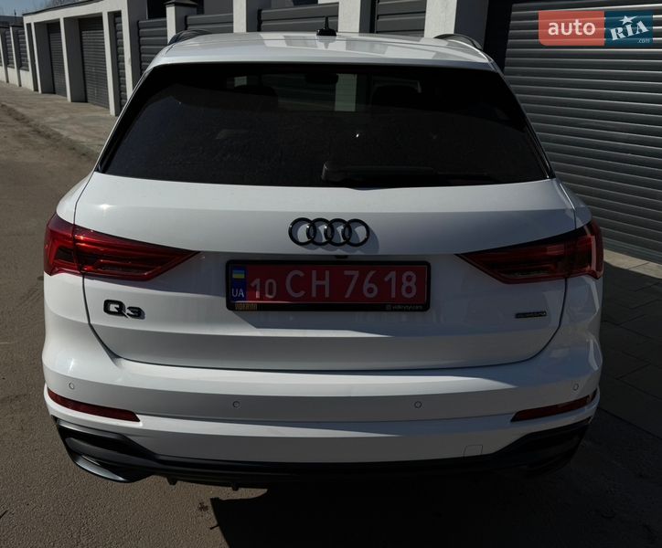 Позашляховик / Кросовер Audi Q3 2020 в Києві