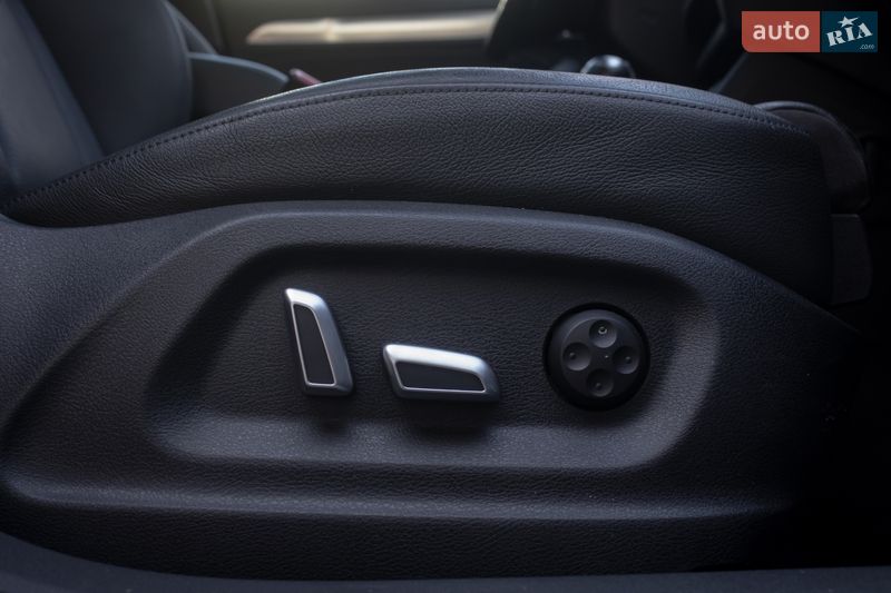 Позашляховик / Кросовер Audi Q3 2016 в Києві