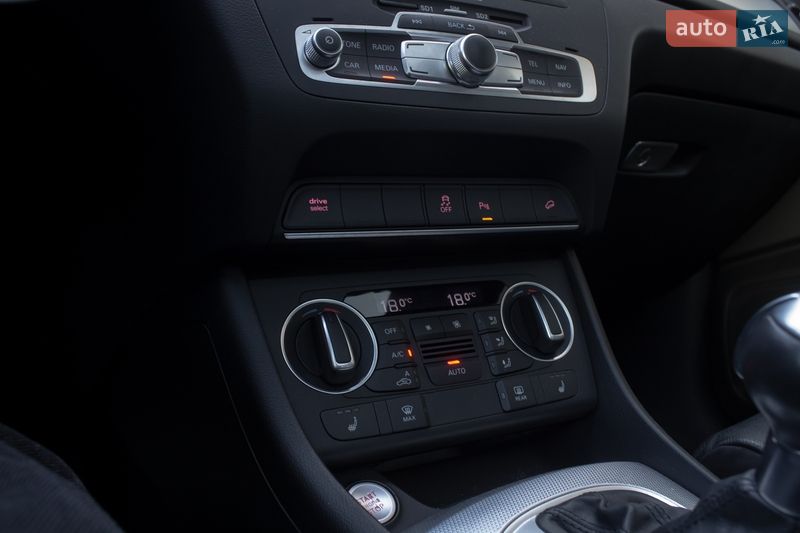 Позашляховик / Кросовер Audi Q3 2016 в Києві