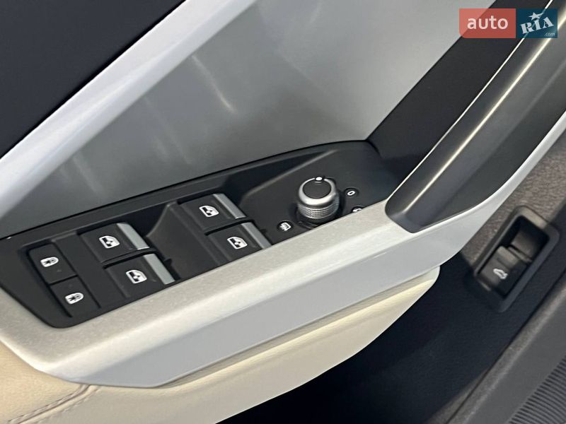 Внедорожник / Кроссовер Audi Q3 2022 в Одессе