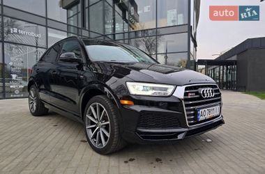 Внедорожник / Кроссовер Audi Q3 2017 в Ужгороде