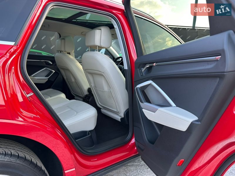 Внедорожник / Кроссовер Audi Q3 2024 в Киеве