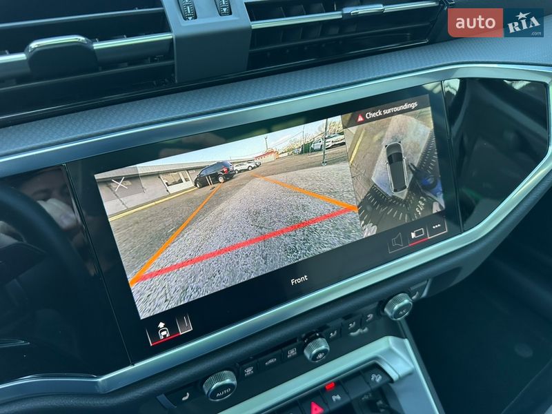 Внедорожник / Кроссовер Audi Q3 2024 в Киеве