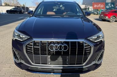 Внедорожник / Кроссовер Audi Q3 2020 в Киеве