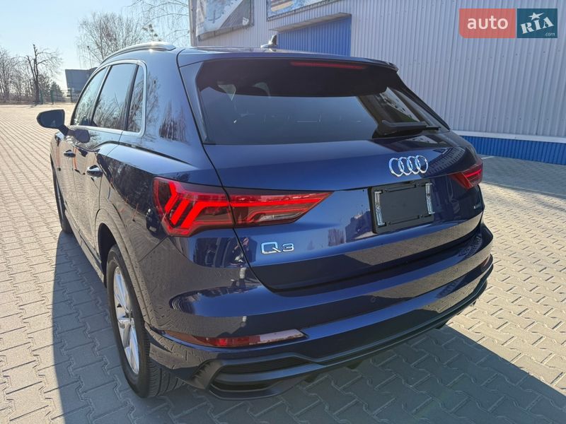 Позашляховик / Кросовер Audi Q3 2020 в Києві