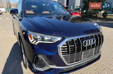 Внедорожник / Кроссовер Audi Q3 2020 в Киеве