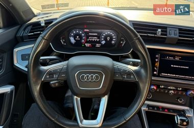 Внедорожник / Кроссовер Audi Q3 2020 в Киеве