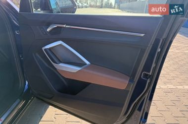 Внедорожник / Кроссовер Audi Q3 2020 в Киеве