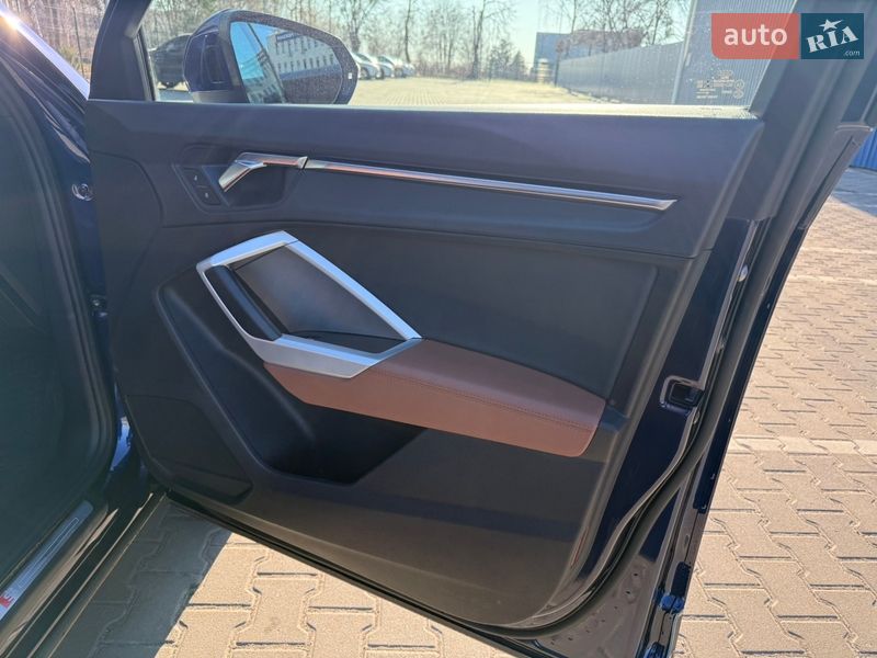 Позашляховик / Кросовер Audi Q3 2020 в Києві