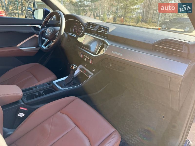 Позашляховик / Кросовер Audi Q3 2020 в Києві