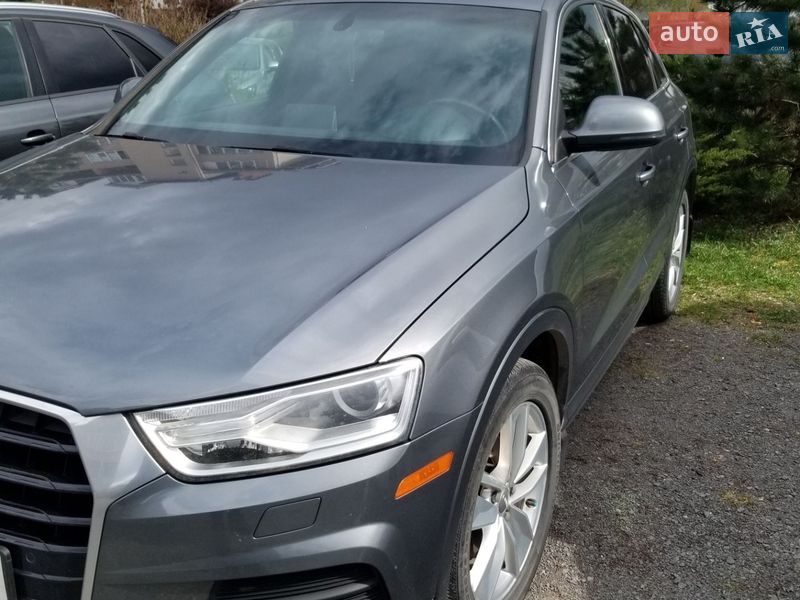 Внедорожник / Кроссовер Audi Q3 2016 в Ужгороде